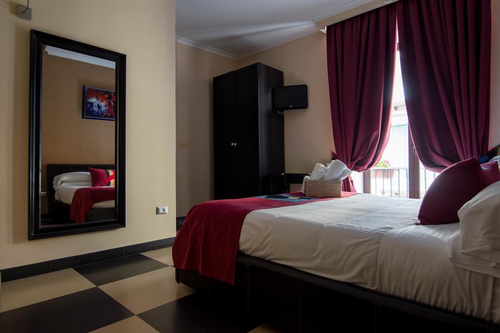 Hotel Plebiscito 3*