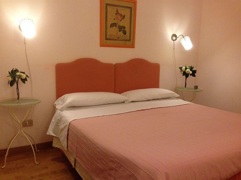 Donna Adelina Naples