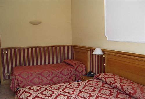 Leopardi Hotel 3*