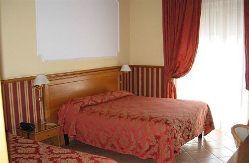 Hotel Leopardi Naples