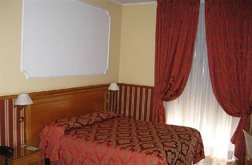 Hotel Leopardi Naples