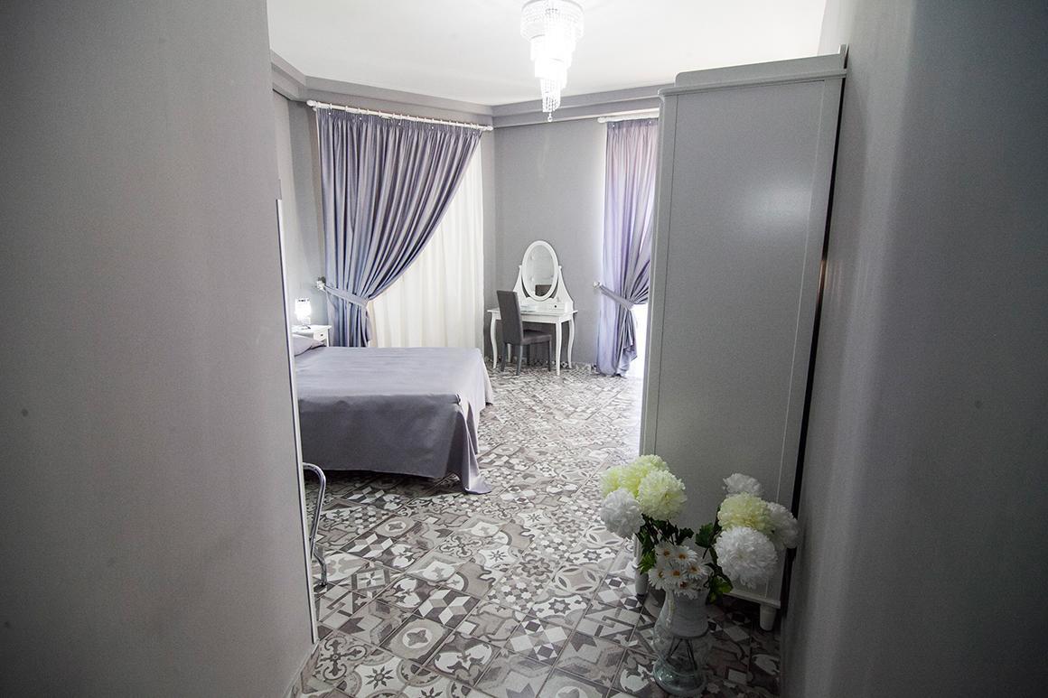 Luxury * Naples