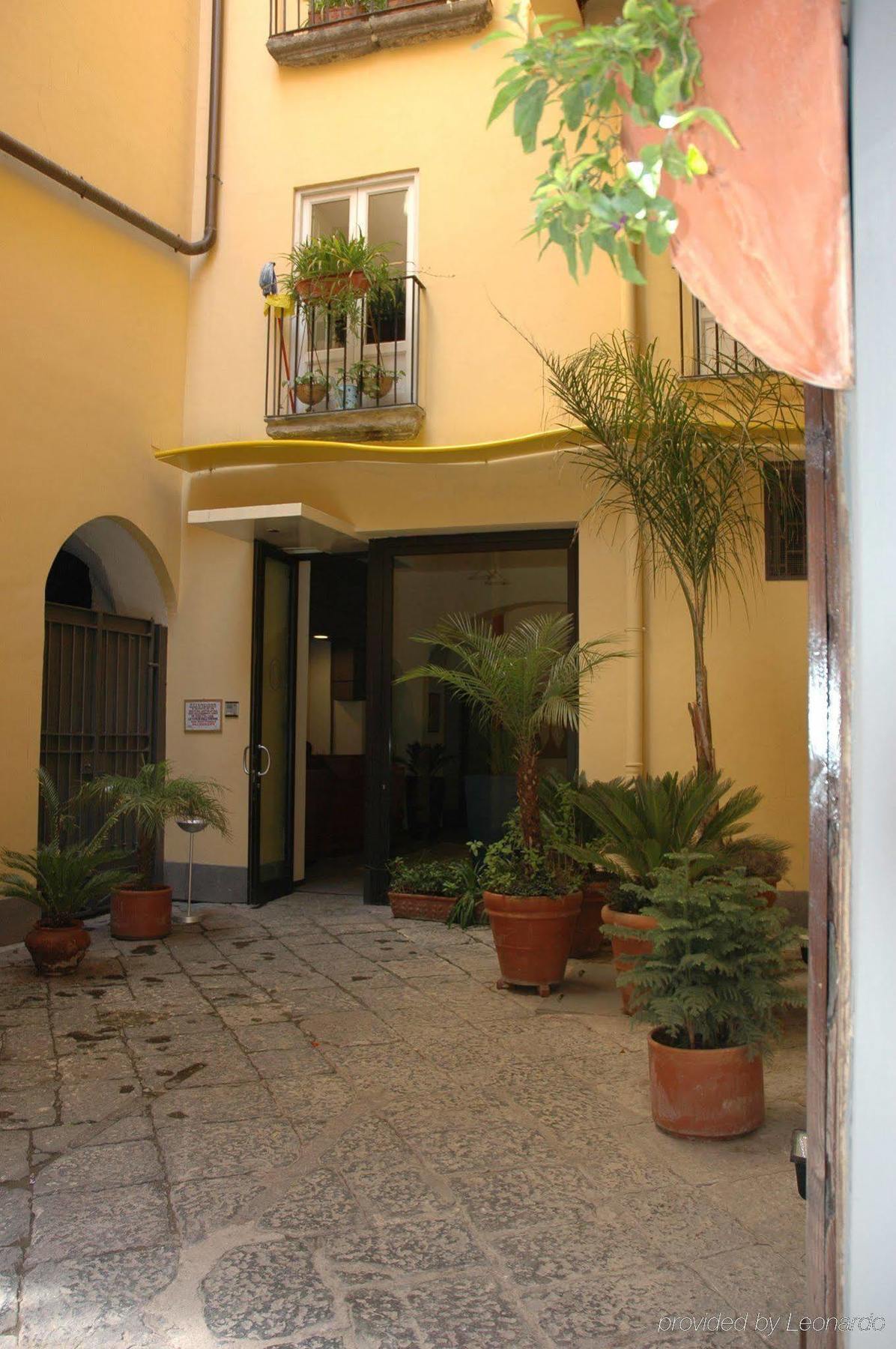 Caravaggio Hotel 4*