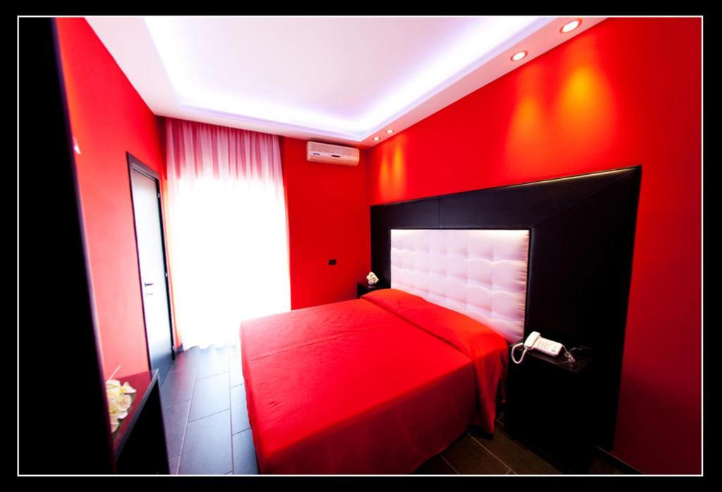 Fly Boutique 3* Naples