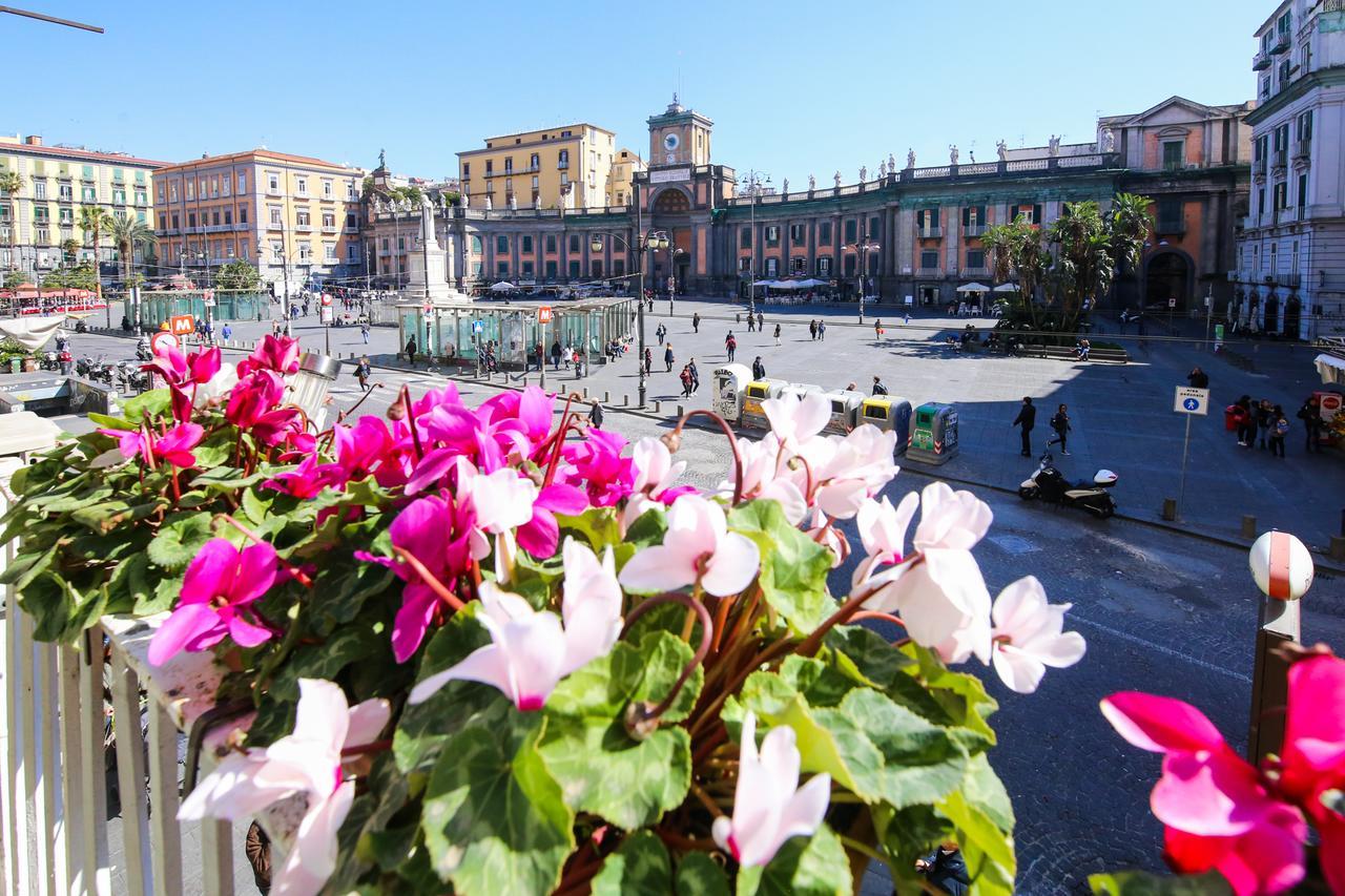 Piazza Dante 3* Naples