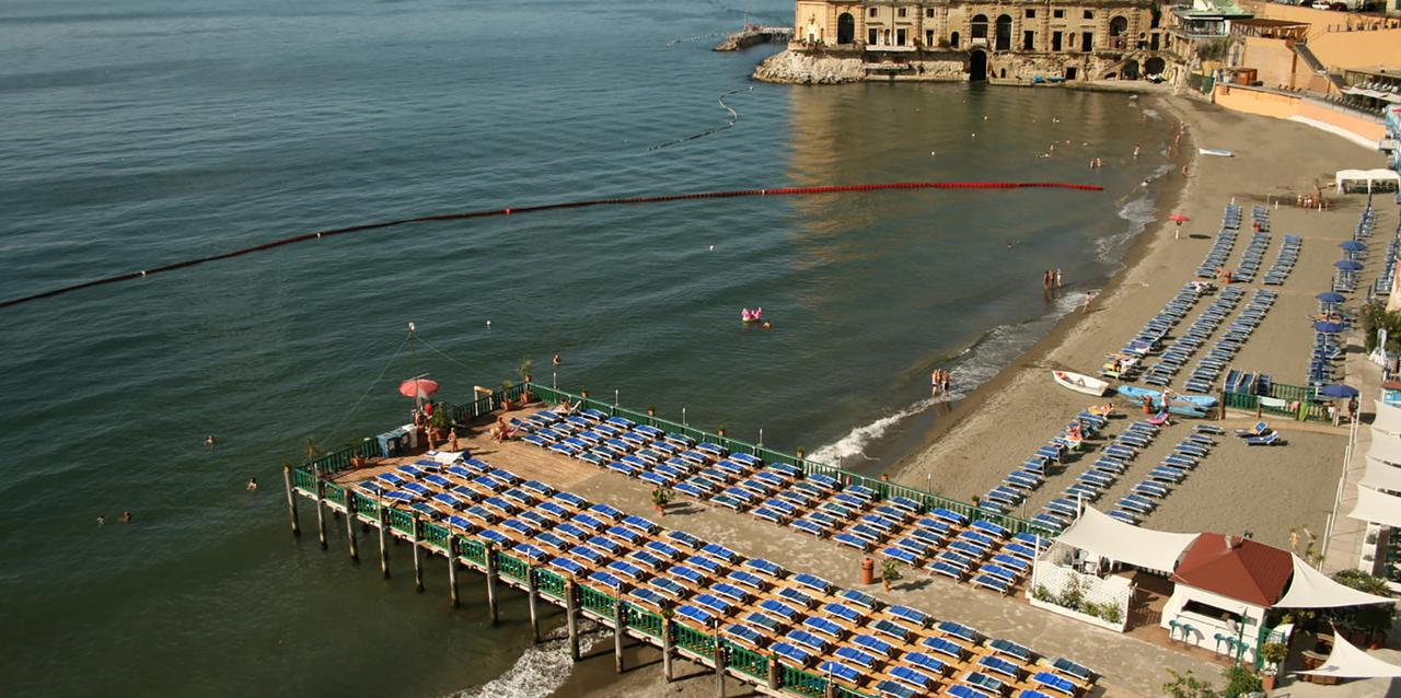 Lungomare Caracciolo Mon Apartment *