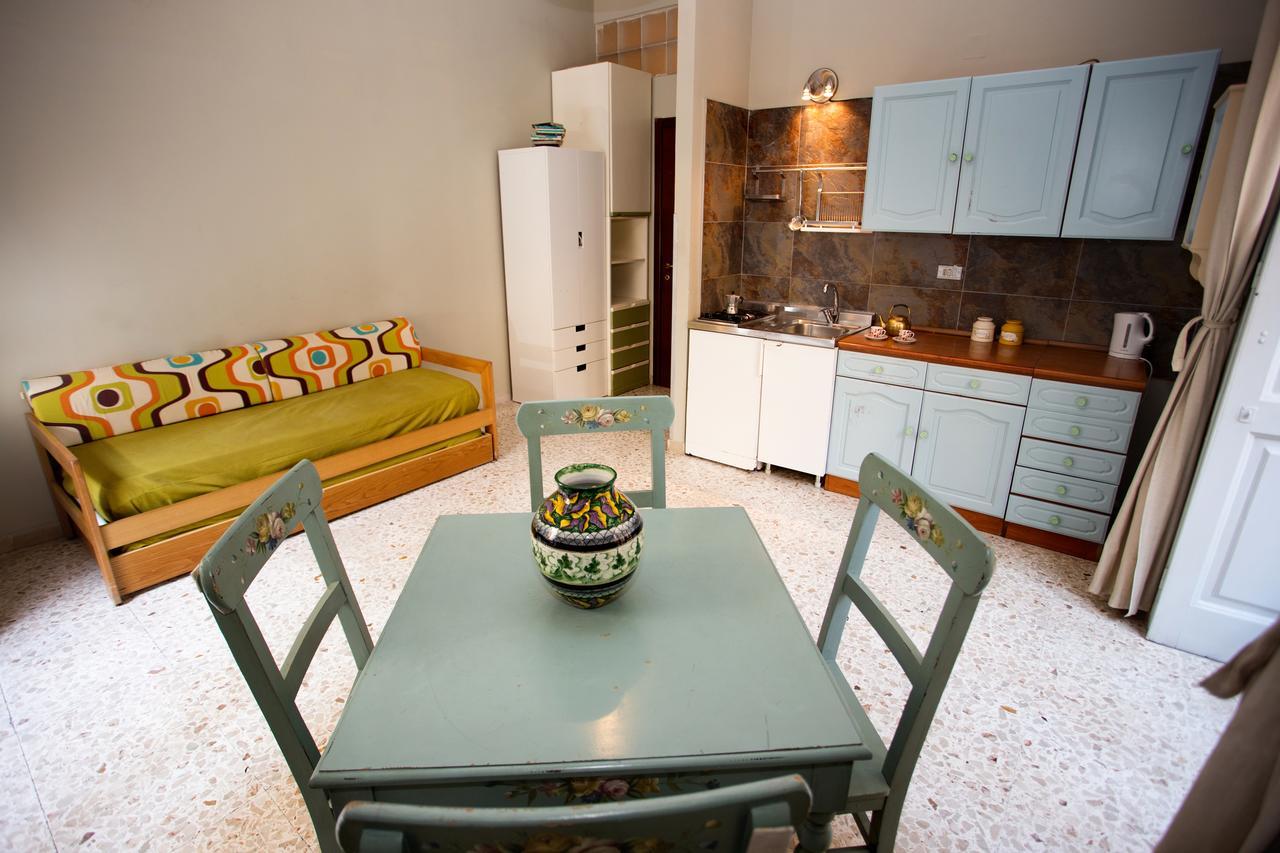 Nana Group - Restaurant And Budget Apartments On The Street Of Museums Apartment Naples