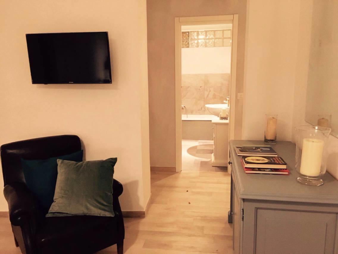 Chiaia House Naples