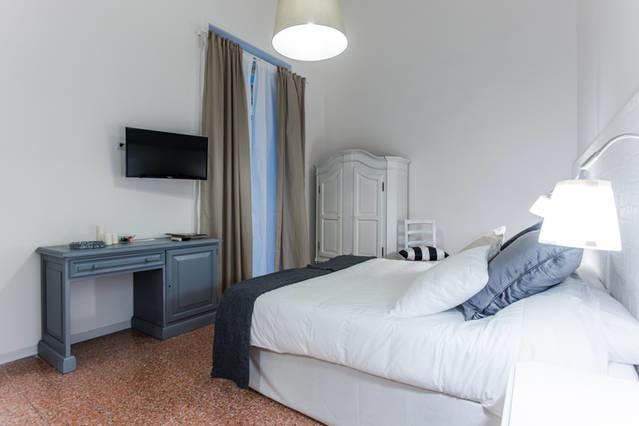 Chiaia House Naples