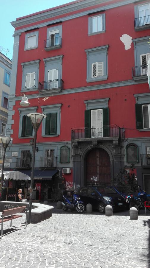 Sotto Le Stelle Ai Decumani Naples