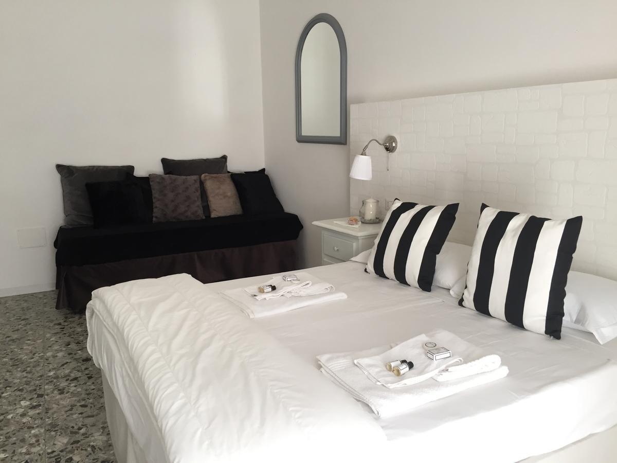 Chiaia House Bed & Breakfast *