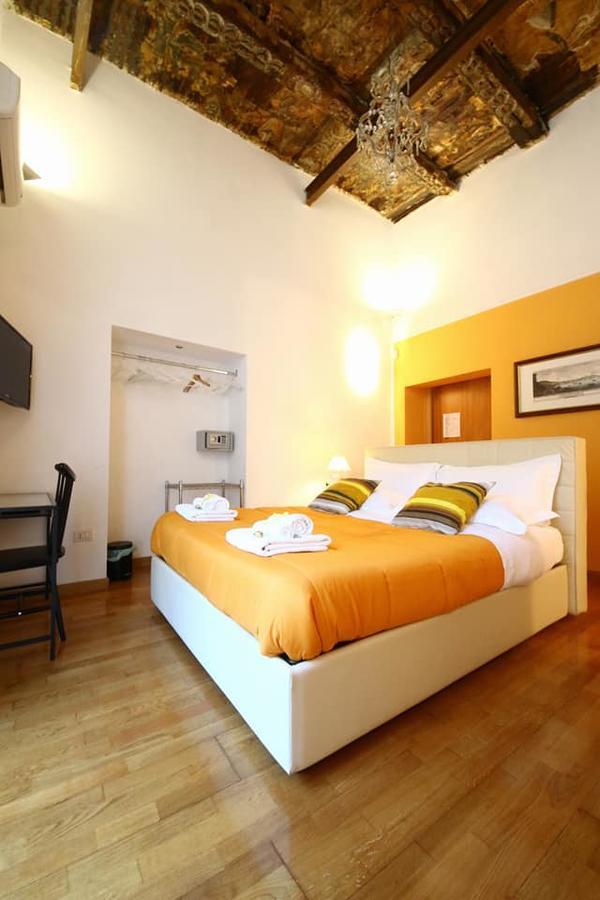 Talismano Luxury Rooms & Apartments 2* Naples