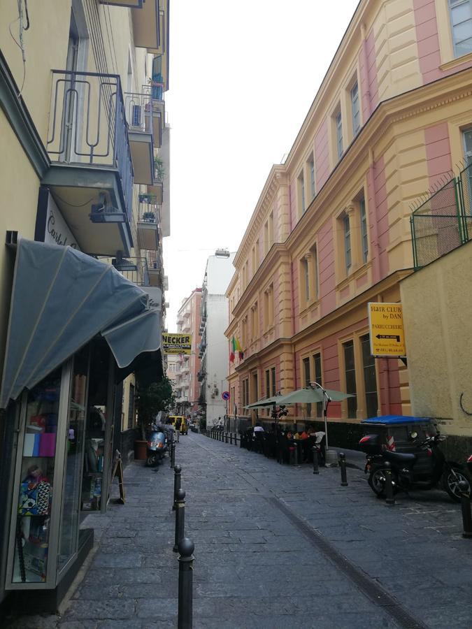Dama Naples