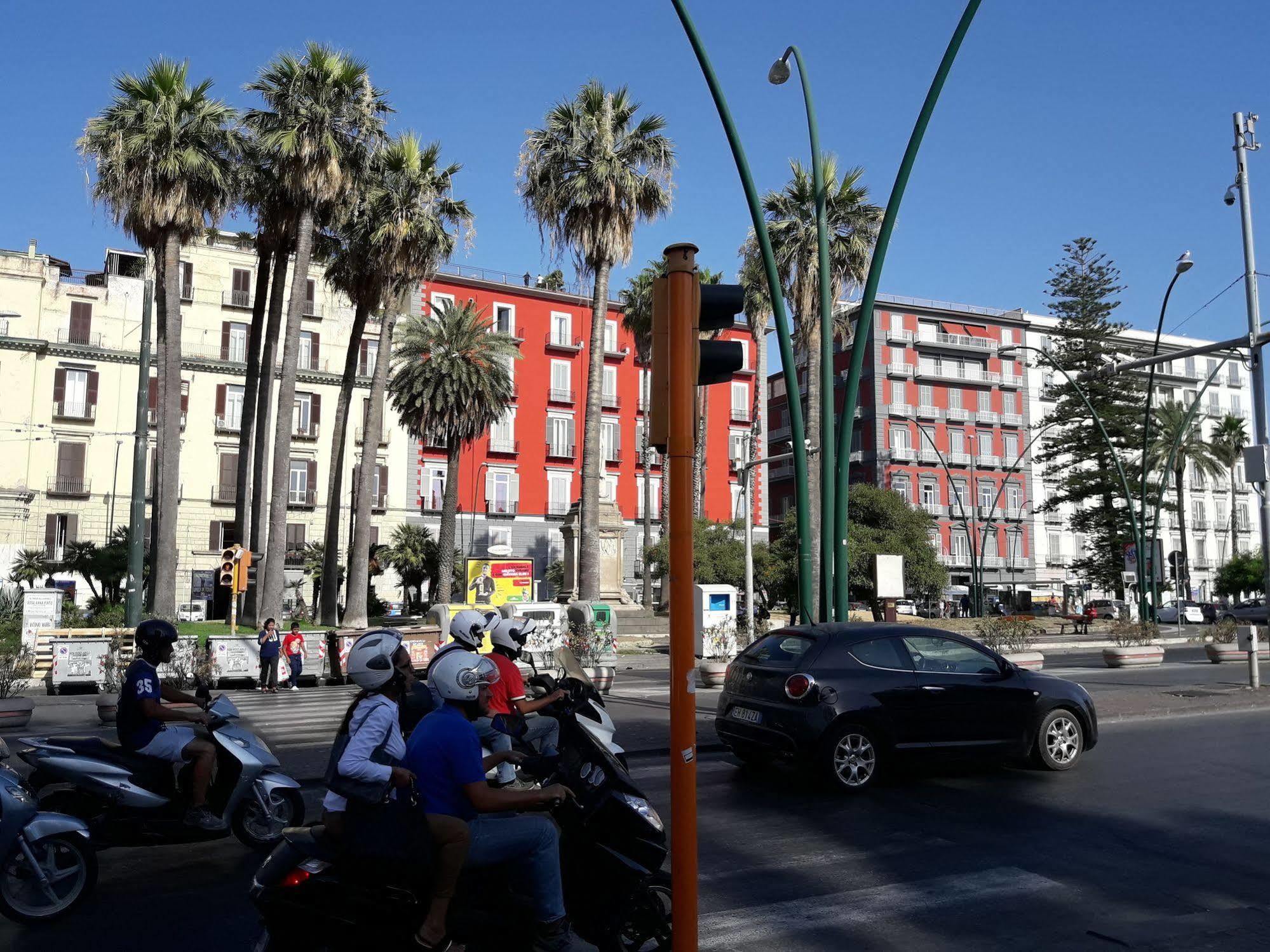 Palazzo Satriano 3* Naples