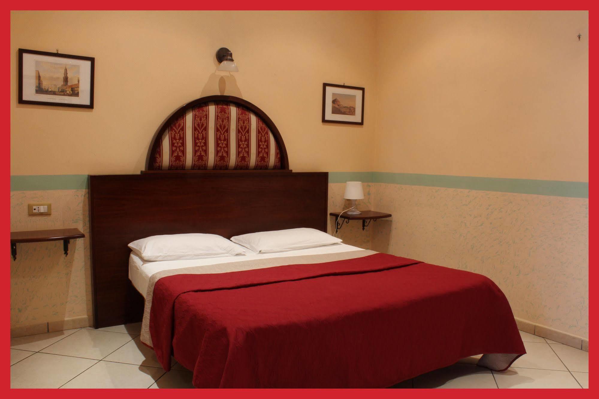 La Storia Di 3* Naples