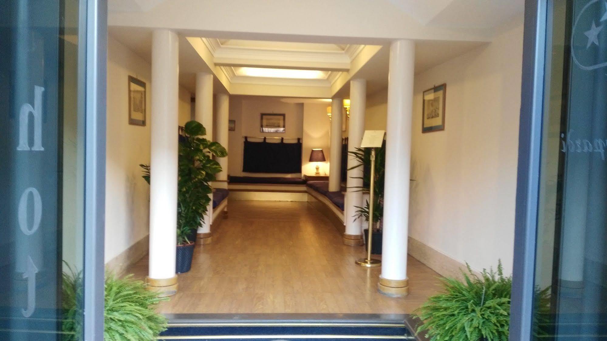 Leopardi Hotel 3*