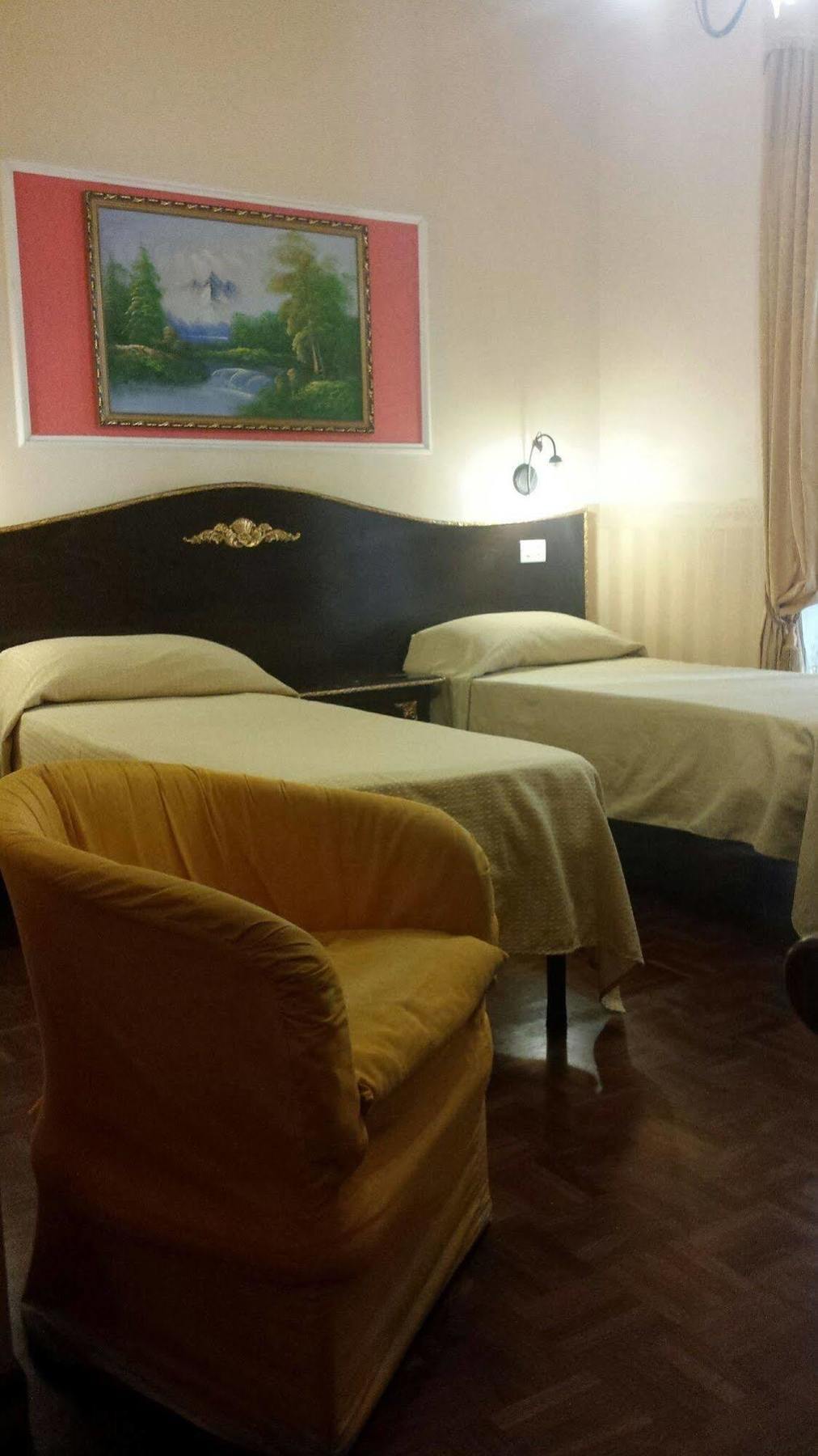Bed & Breakfast Napoli Centrale 3*