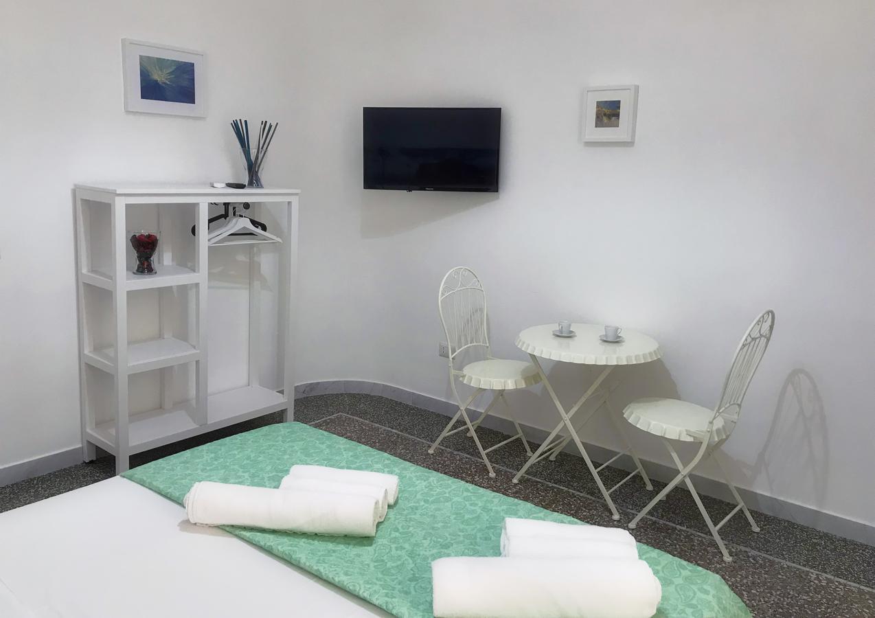 Mellos Bed & Breakfast 3*