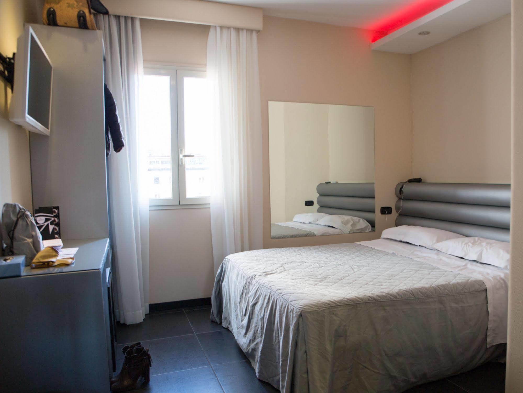 Kleopatra Design 4* Naples