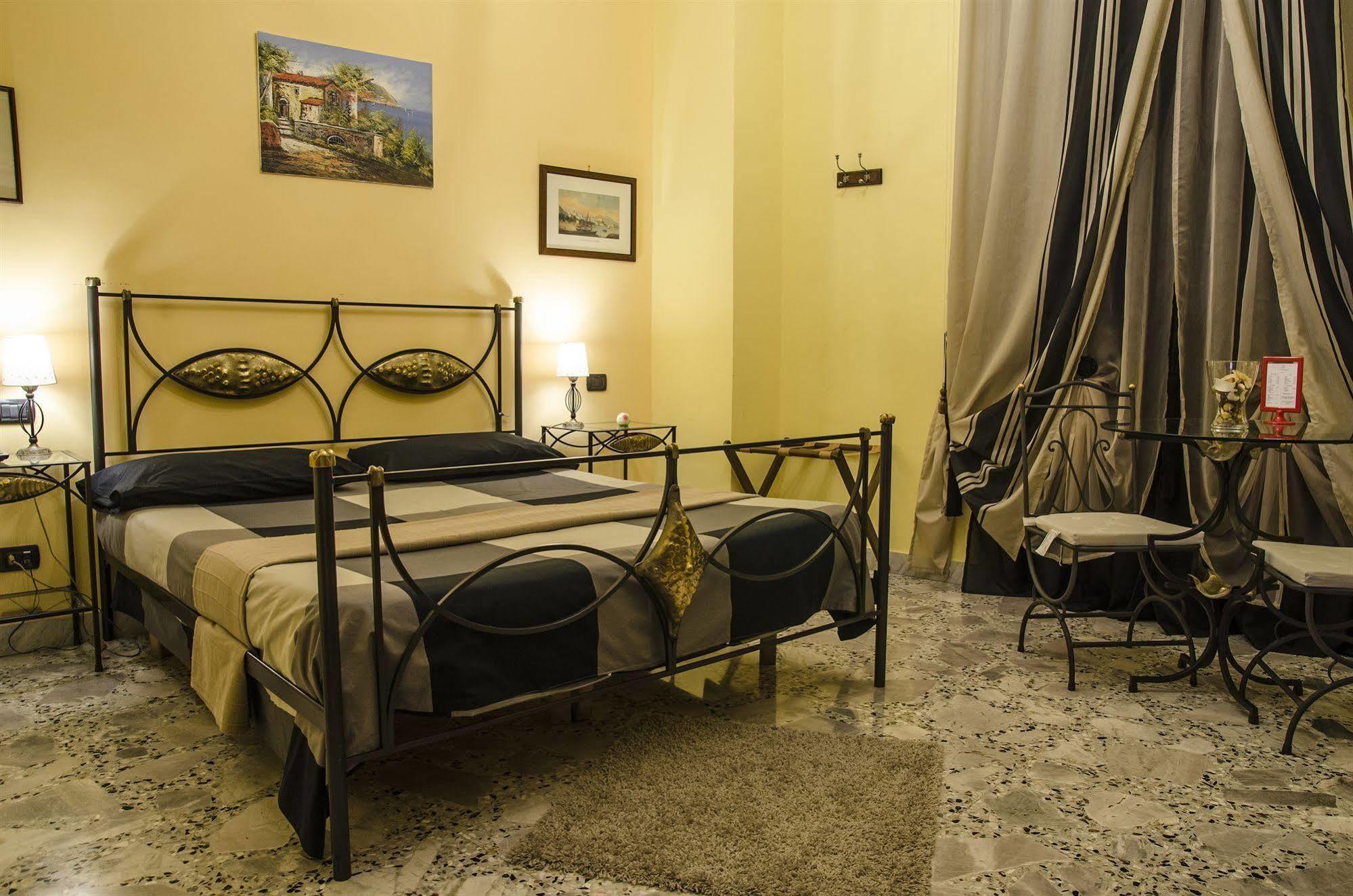 Backpacker Hostel Naples
