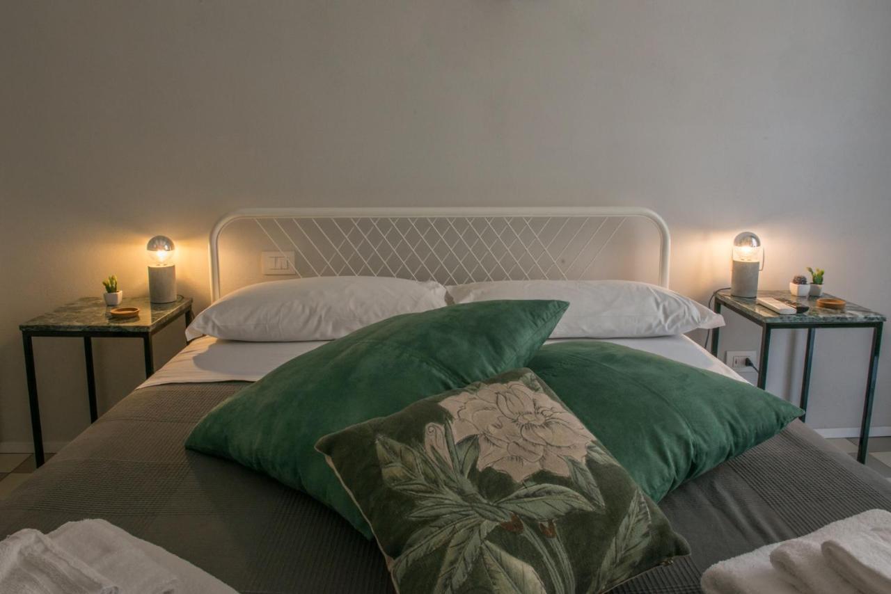 Bed & Breakfast Medusa Chiaia 164 Naples