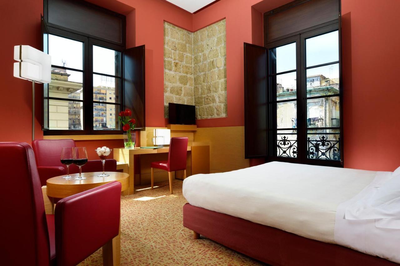 Una Hotels Napoli 4*
