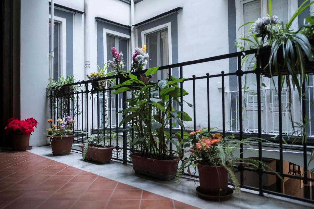La Pazziella Flat *