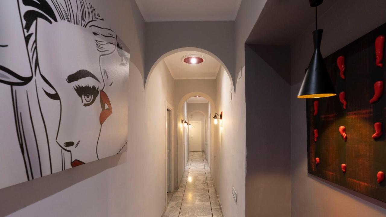 H Boutique Naples