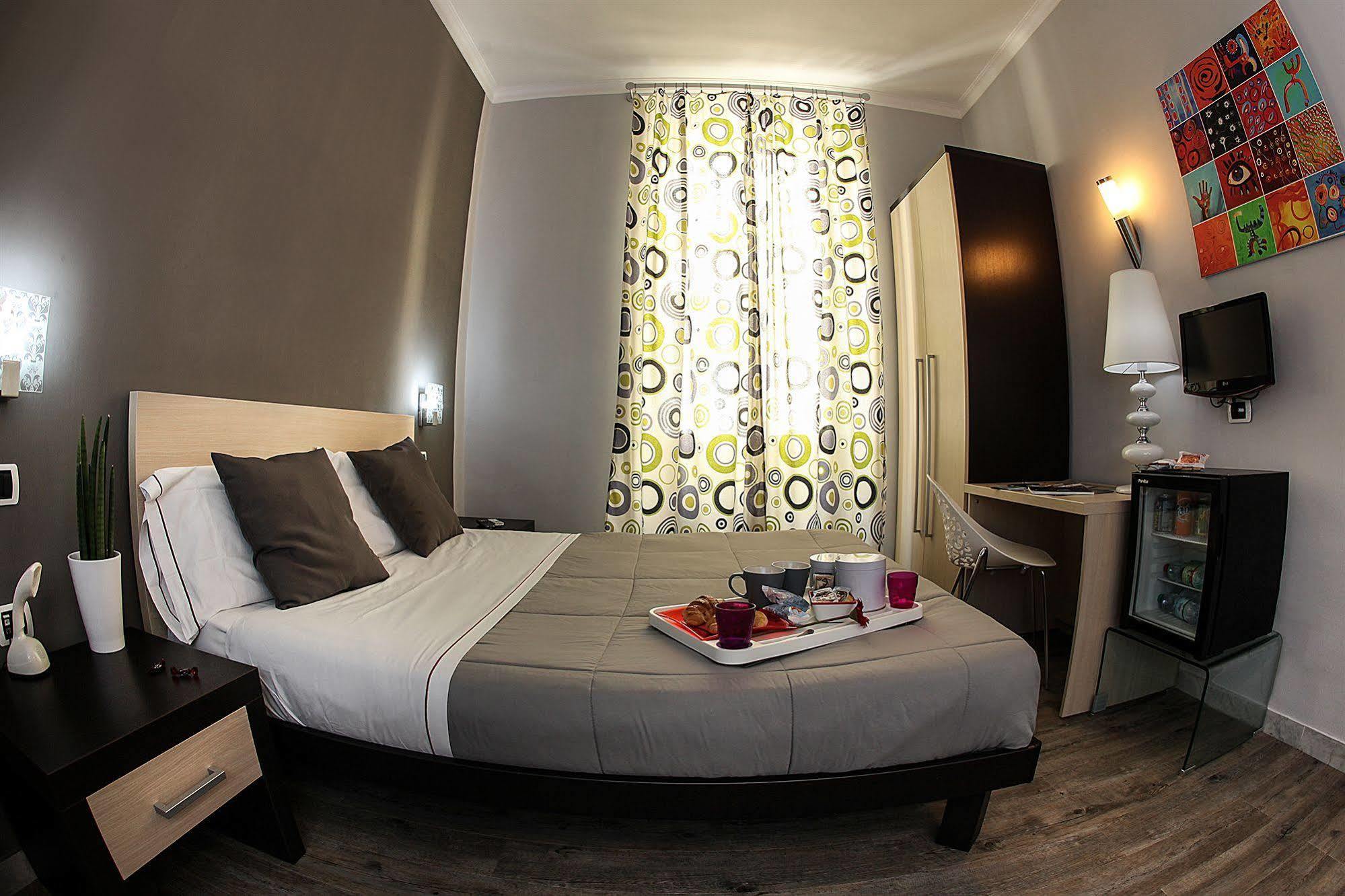 H Boutique 3* Naples