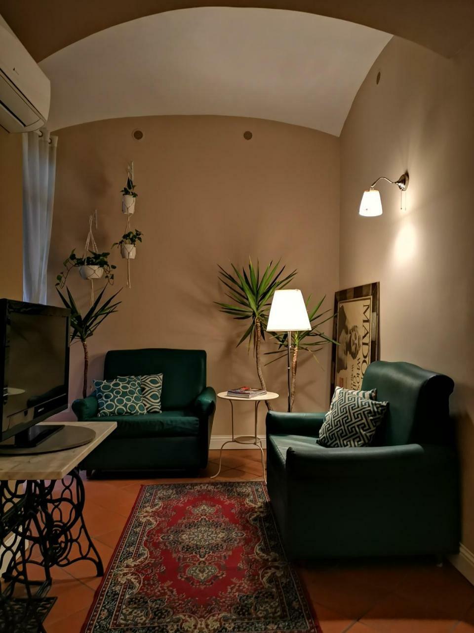Bed Morelli 49 , Chiaia Bed & Breakfast