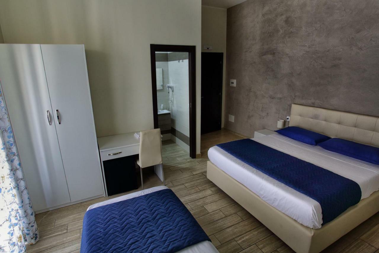 Napoli City Rooms 3*