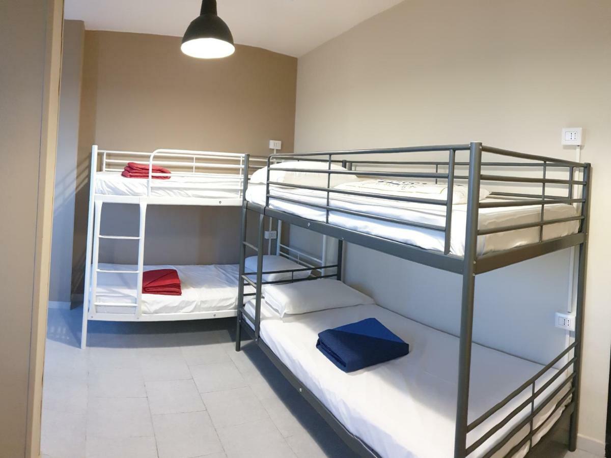 Departure Rooms&hostels Bed & Breakfast