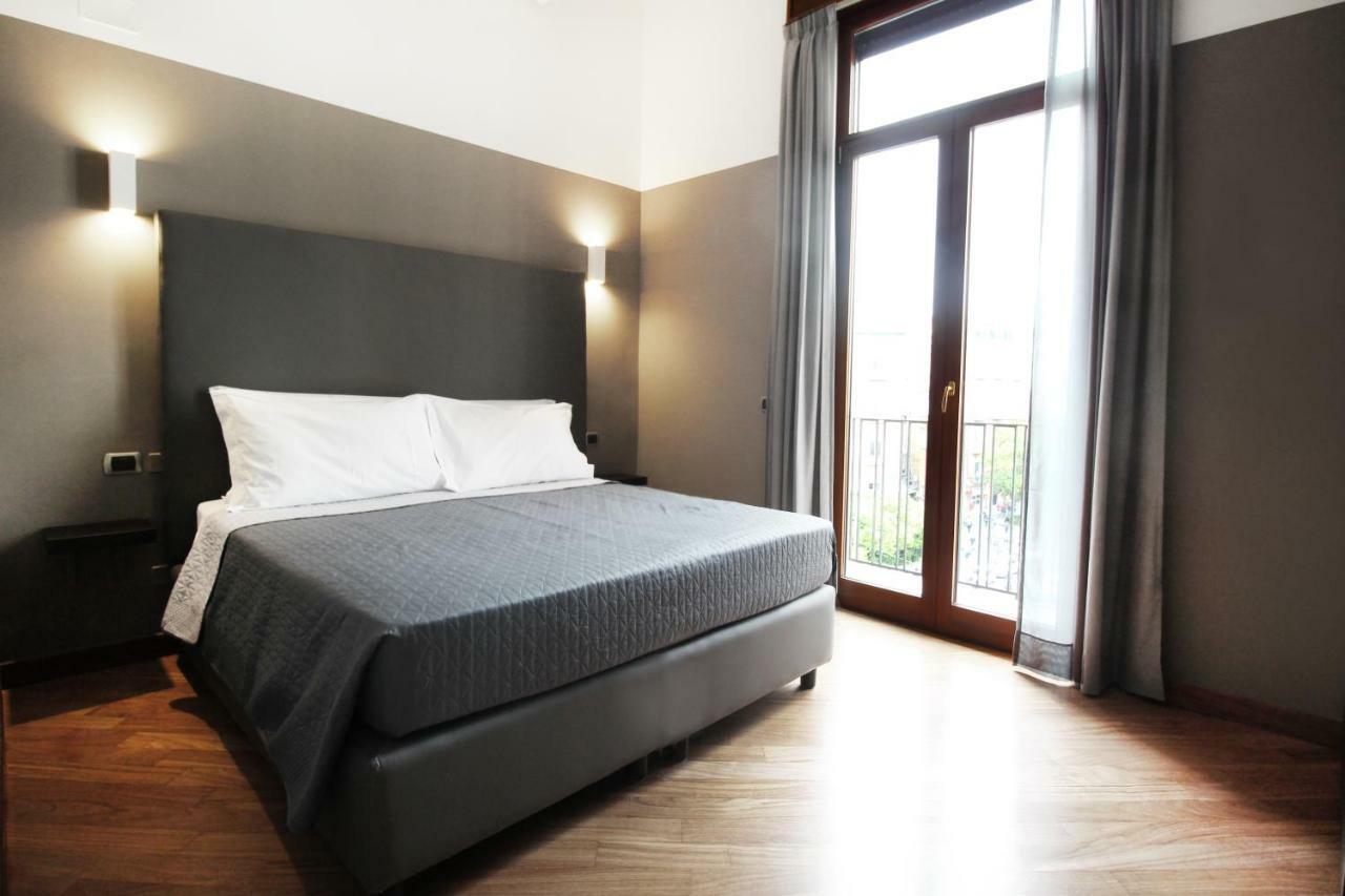 Piazza Carita Guest house 4*