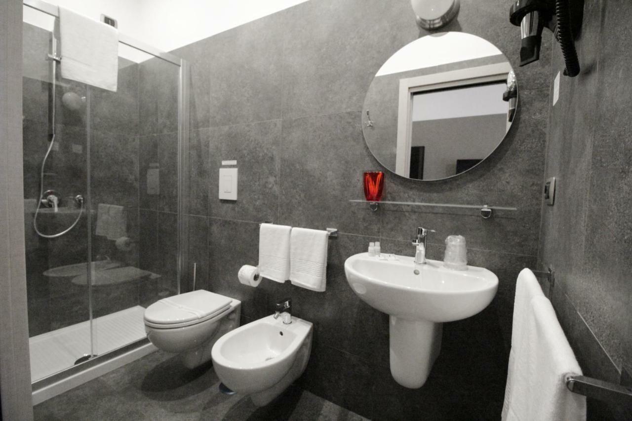 Piazza Carita Guest house