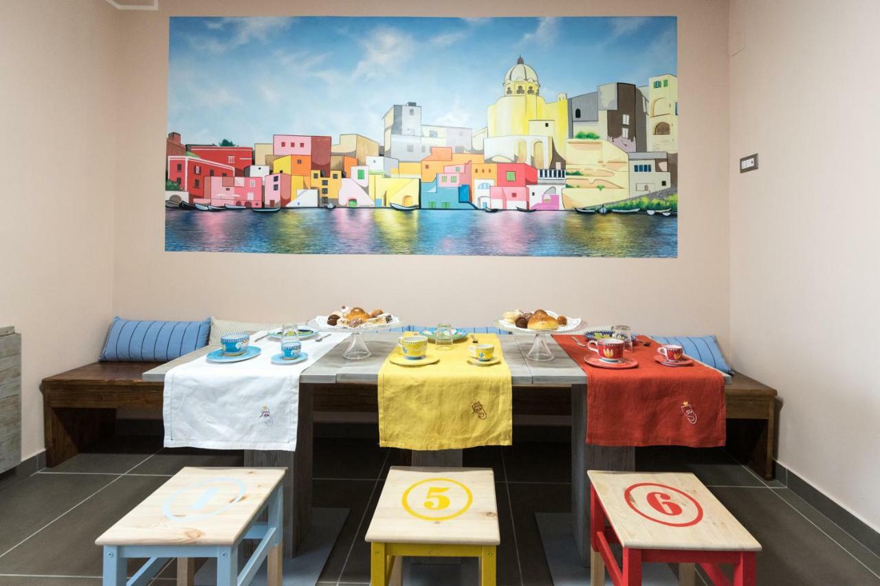 Via Toledo 156 Bed & Breakfast 3*