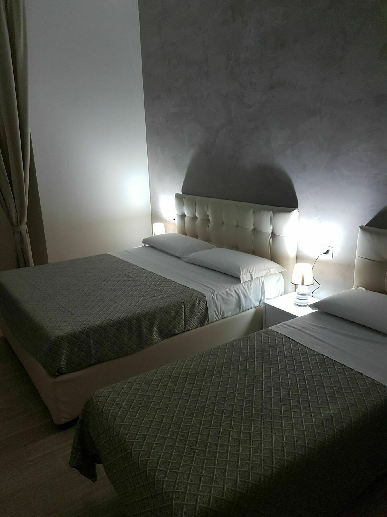 Napoli City Rooms 3*