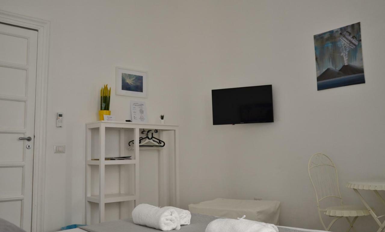 Mellos Naples