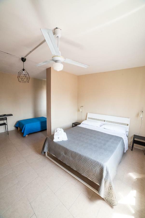 Departure Rooms&hostels 2* Naples