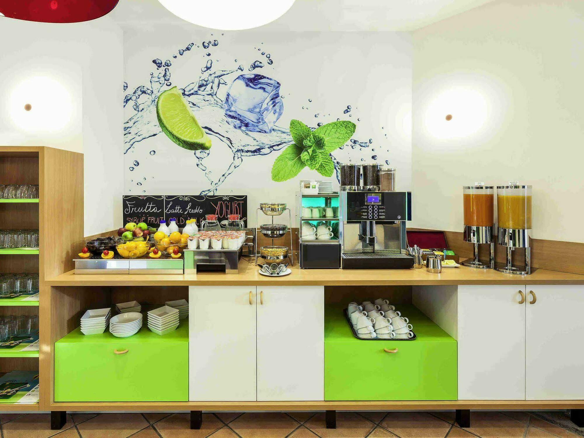 Ibis Styles Garibaldi Hotel Naples