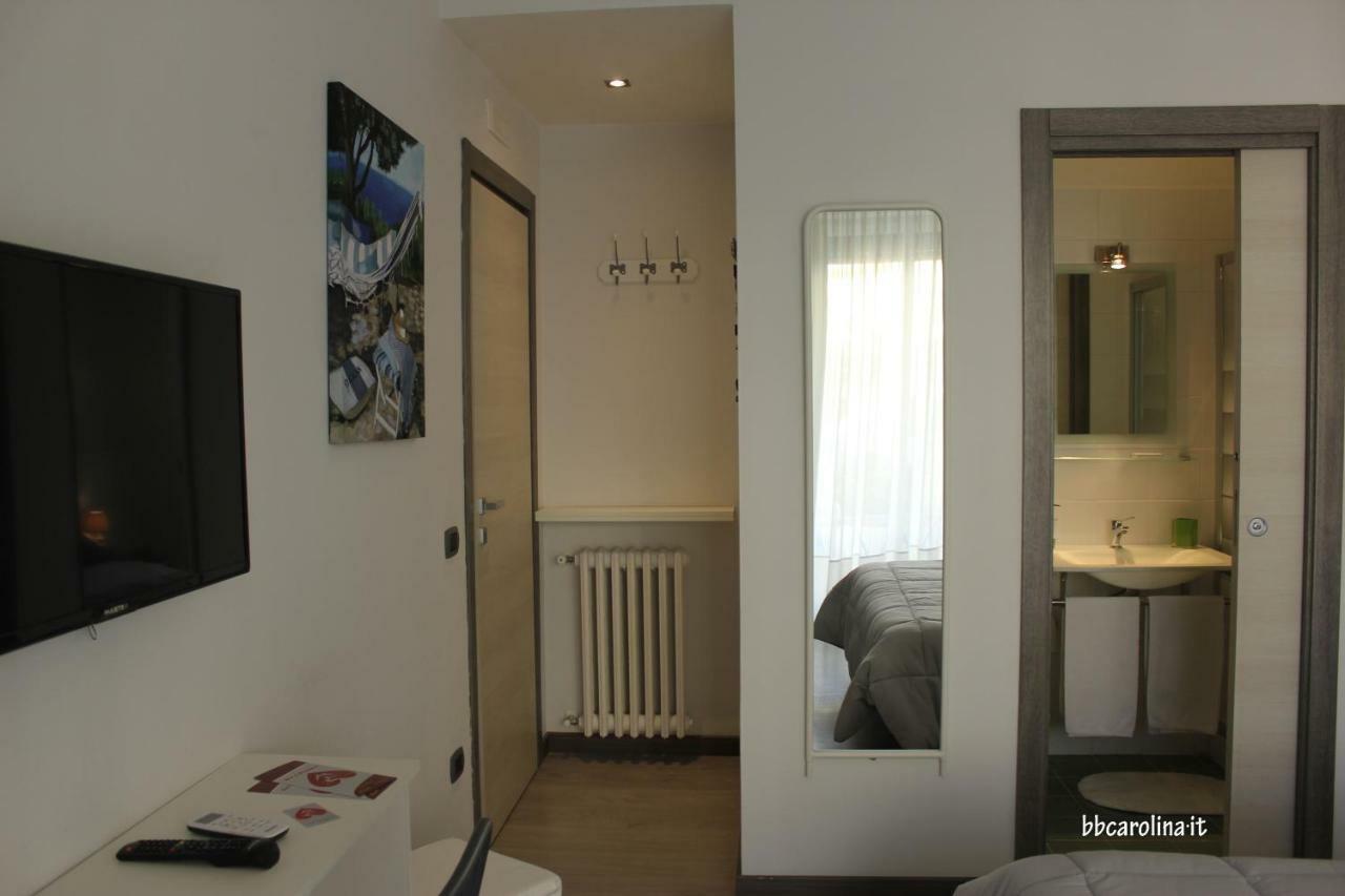 Carolina Napoli-vomero Bed & Breakfast Naples