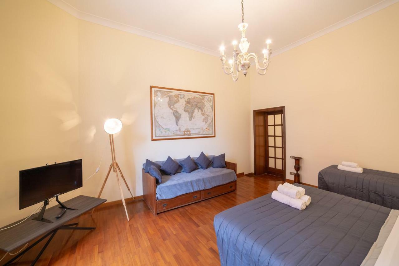 Apartment The Dante By Houseinnaples Naples