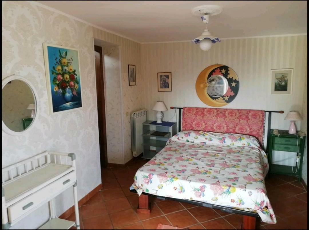 Via Emanuele De Deo, 23 * Naples
