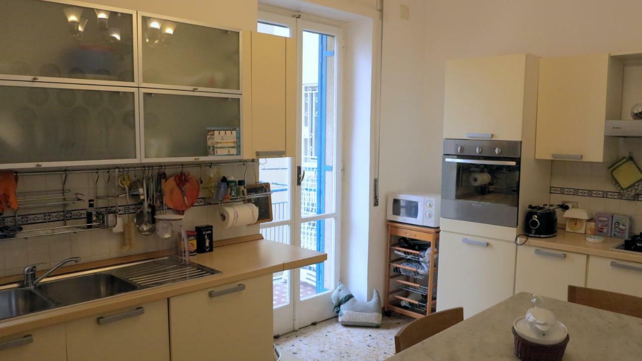 Spacious Panoramic - Half Way Center-vomero District Apartment Naples