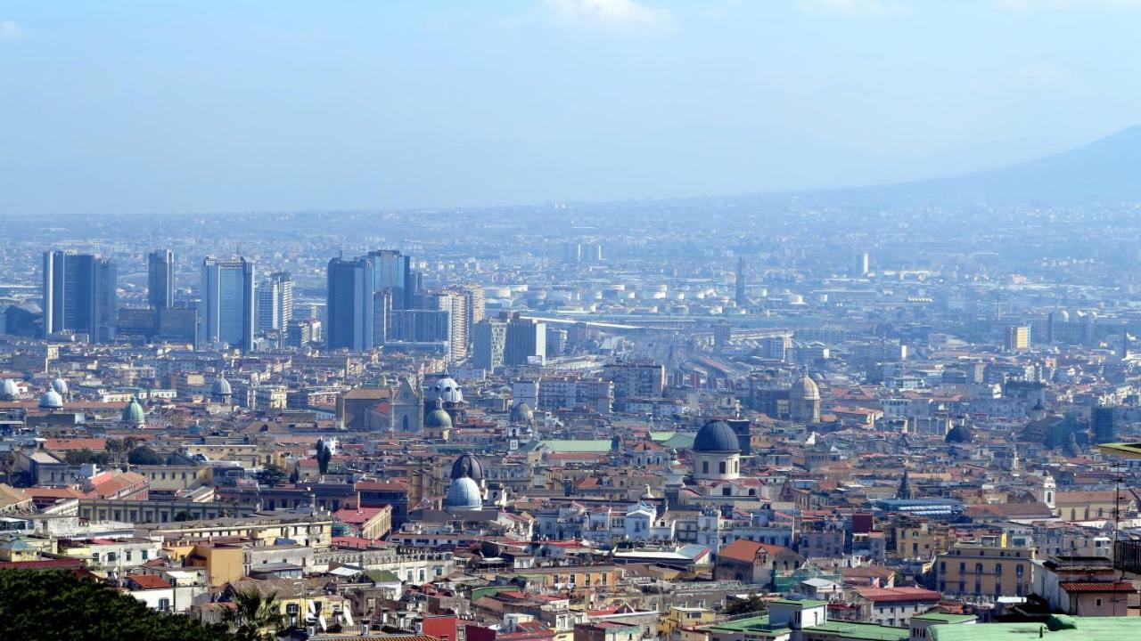 Spacious Panoramic - Half Way Center-vomero District Naples