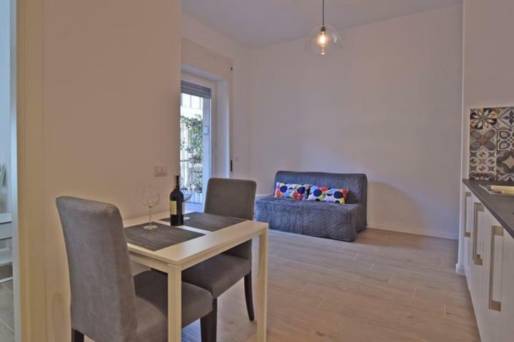 Holiday home Il Rosso E Il Nero Naples