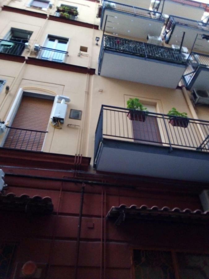 Apartment Domus Adriana Naples