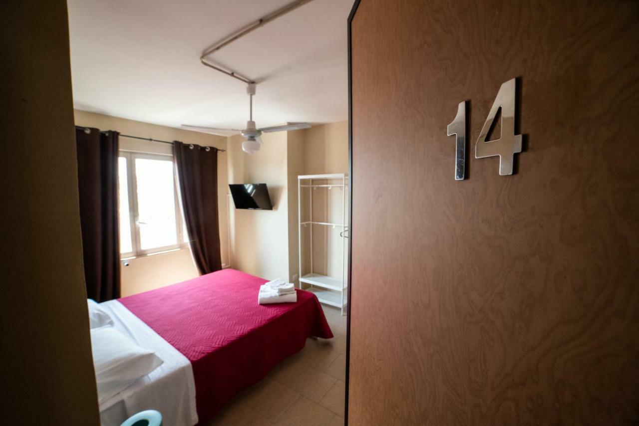 Departure Rooms&hostels Bed & Breakfast