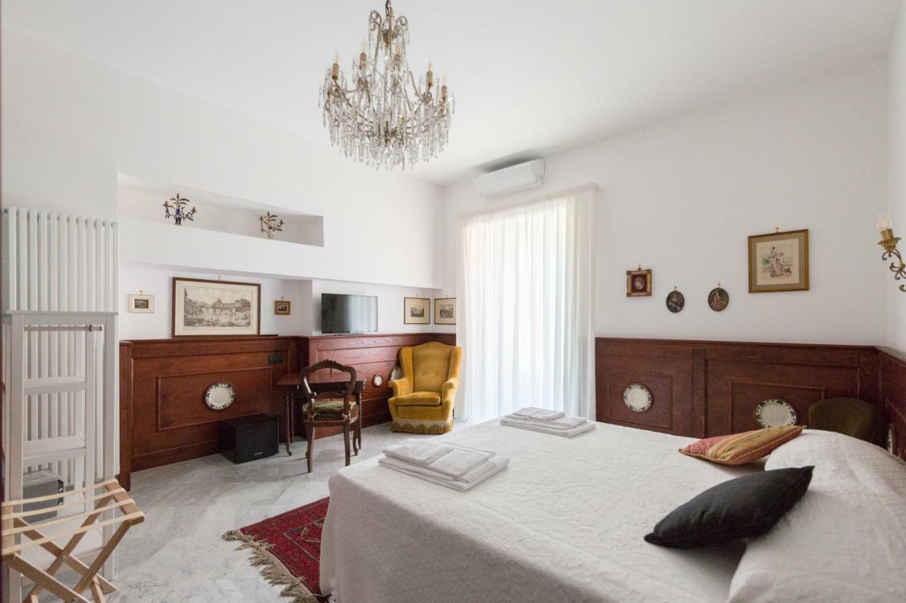 Palazzo Doria D'angri Bed & Breakfast Naples