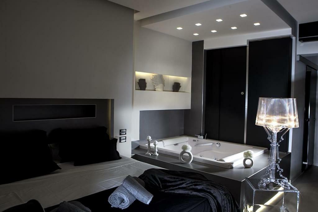 Crystal Skyline Neapolis Apartment