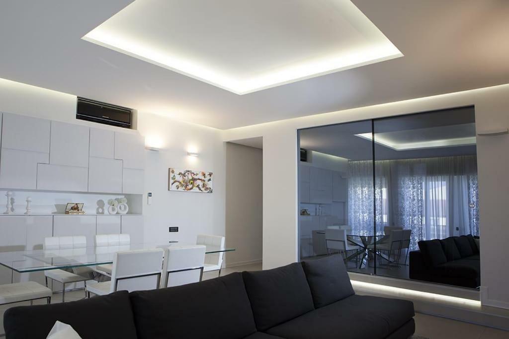 Apartment Crystal Skyline Neapolis *
